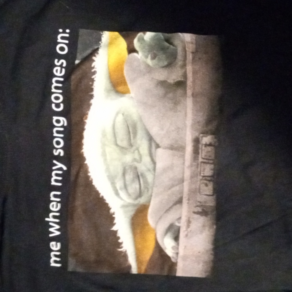 Baby Yoda iconic tee